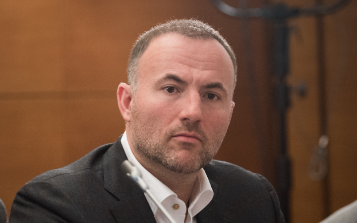 Підсанкційний олігарх Фукс отримав вид на проживання у Великобританії завдяки схемі із "золотою візою"