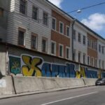 Життя на межі: як у прифронтових містах зберегти людей і бізнес