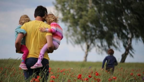 В Україні відзначають День батька