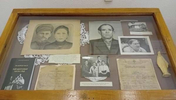 У Національному музеї літератури України відкрилася виставка «Сад духовний Валерія Шевчука»