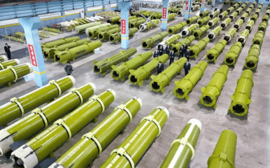 КНДР показала масове виробництво копій російських “Іскандерів”