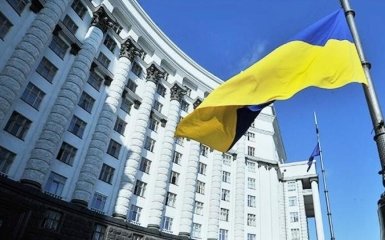 Кабмін дозволив продавати безрецептурні ліки на АЗС — за яких&hellip;