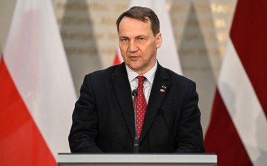 “Благодійники” Ленін і Путін. Сікорський жорстко відреагував на закиди Захарової