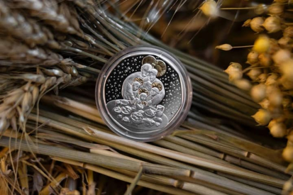 НБУ презентував пам’ятну монету “Дух Різдва” із зображенням дідуха та&hellip;