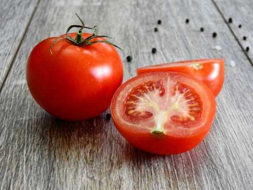 Звідки в помідорах беруться волокнисті білі прожилки і чим вони&hellip;