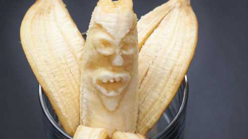 Чому популярні “добрива” з кухні можуть вбити ваші рослини