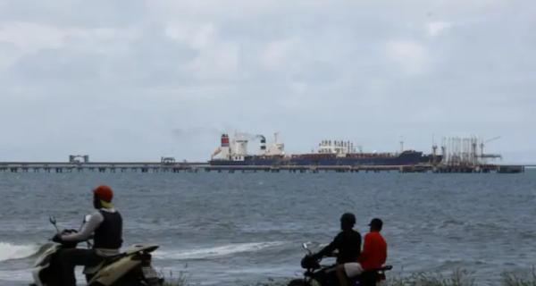 США завершили першу угоду з продажу венесуельської нафти на 500&hellip;