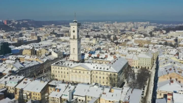 У Львові російський дрон пошкодив вітражі історичного храму