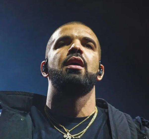 Репера Дрейка звинуватили у використанні ботоферм та відмиванні грошей через&hellip;