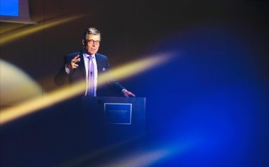 “Час лестощів минув”. Ексгенсек НАТО закликає ЄС повстати проти Трампа