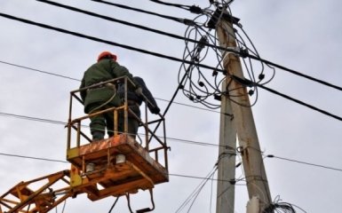 Понад 700 населених пунктів України залишаються без світла через негоду