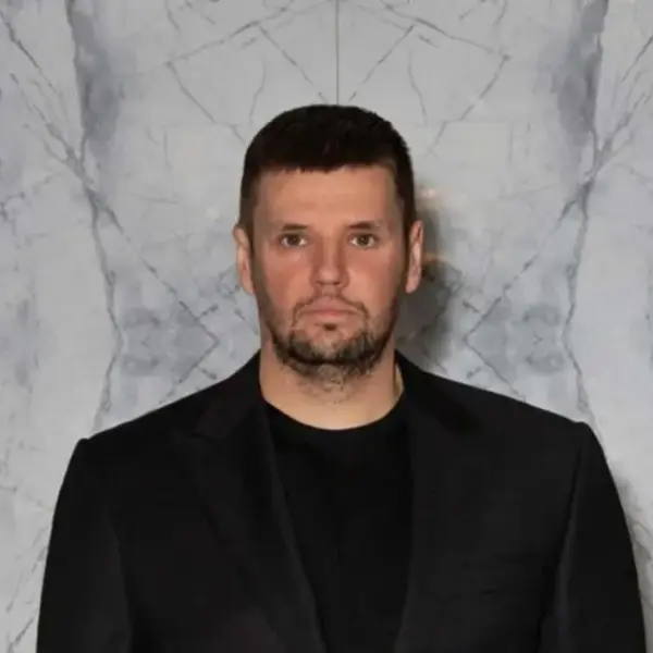 Схематозник Антон Шухнин создал фантомную сеть Domino