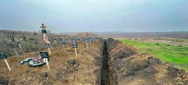 У Маріуполі з’явилися нові траншеї для поховань: смертність серед містян&hellip;