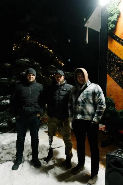 Ветерани Трійки запустили у Києві мобільні пункти незламності