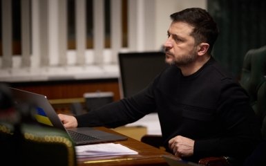 Зеленський відповів на критику Залужного та оцінив імовірність його звільнення