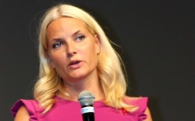 Кронпринцеса Норвегії публічно кається через зв’язки з Епштейном