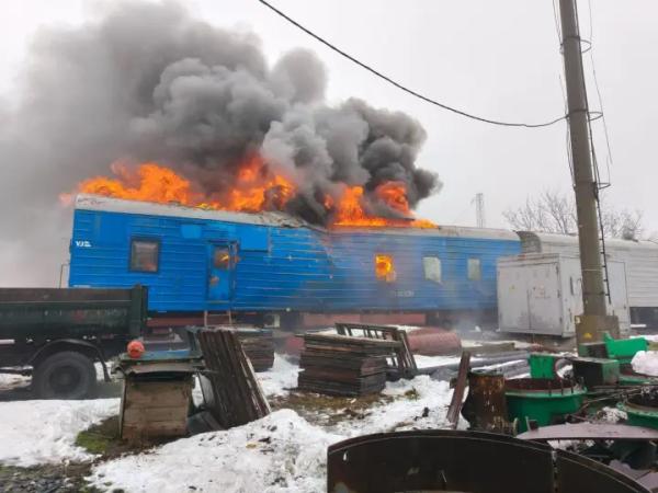 росіяни вже понад добу б’ють по об’єктах залізниці на Дніпровщині&hellip;
