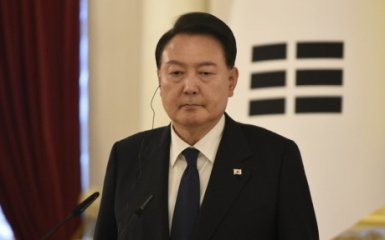 Справа про держпереворот. Експрезидент Південної Кореї отримав довічне ув’язнення