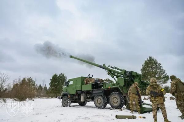 На фронті відбулося 135 бойових зіткнень: ворог активно атакує на&hellip;