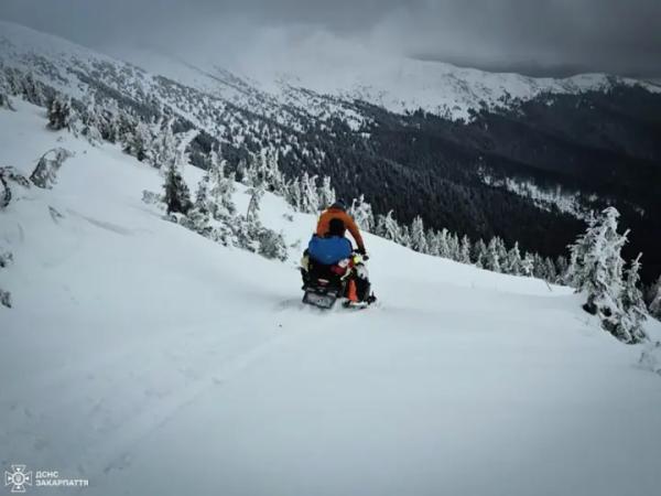 Двоє туристів отримали обмороження та мало не замерзли на Чорногірському хребті