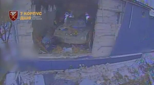 Українські військові знищили САУ “Нона-С” російських десантників у Покровську