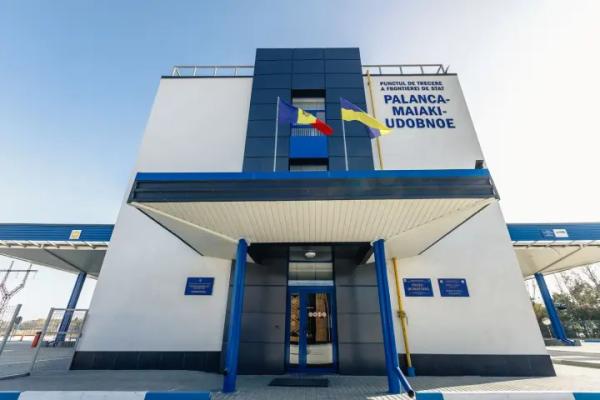 На кордоні з Молдовою призупинили частину операцій через негоду: кого&hellip;