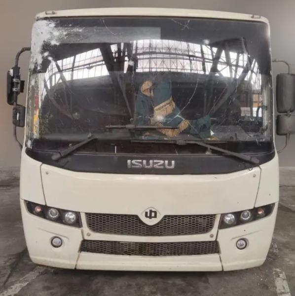 Дрон рф атакував маршрутку у Херсоні: водій отримав мінно-вибухову травму