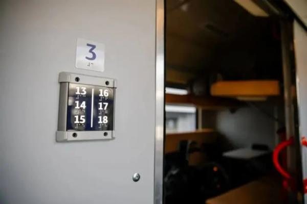 Затримки до години та автобуси замість поїздів – УЗ змінила&hellip;