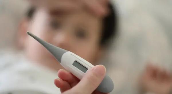 Як діяти при високій температурі у дитини – поради педіатра