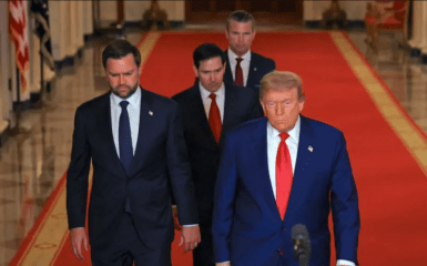 Команда Трампа не прорахувала перекриття Ормузької протоки Іраном — інсайдери