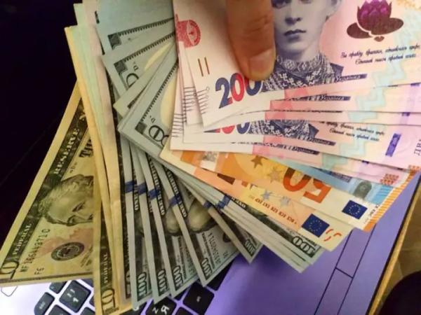 Українці переказали 1,3 трлн грн через платіжні системи у 2025&hellip;