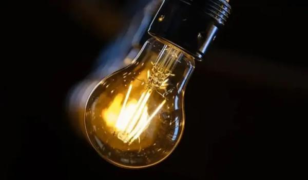 Завтра в Україні графіки відключень світла будуть діяти з 8:00