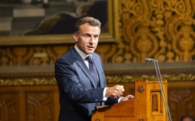 “Це не шоу”. Макрон поставив Трампа на місце після критики&hellip;