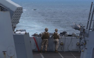 Військові США готуються до рейдів на пов’язані з Іраном танкери