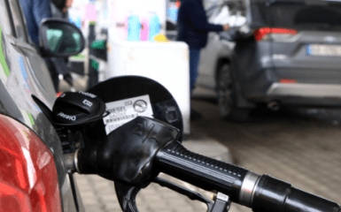 Кабмін продовжив кешбек на пальне до кінця травня