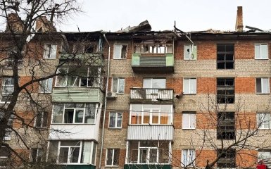 Російський дрон атакував багатоповерхівку у Сумах — є постраждала