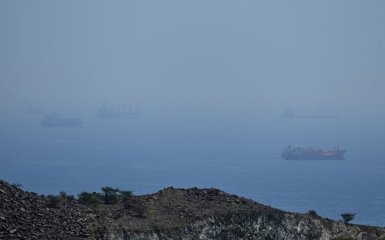 Три контейнеровози потрапили під обстріли в Ормузькій протоці поблизу Ірану&hellip;