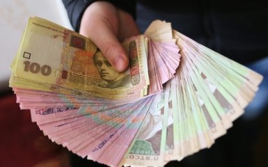 В Україні почалися виплати 1500 грн пенсіонерам і вразливим категоріям