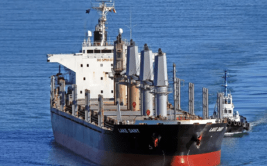 Корабель РФ із краденим українським зерном залишив територіальні води Ізраїлю