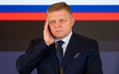 Фіцо знову зібрався на парад до Путіна