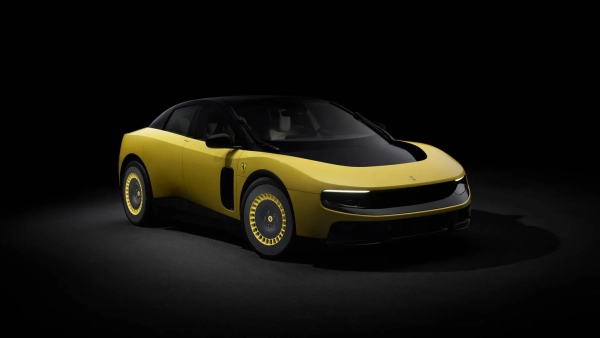 Ferrari Luce: Завантажити застосунок потужного електромобіля 46 Ferrari Luce - передні сидіння