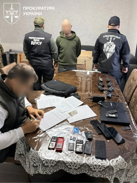 Незаконний виїзд: депутат і поліцейський заробили $700 тис. 12