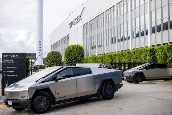 SpaceX та Tesla: прогноз злиття компанії. Завантажити додаток
