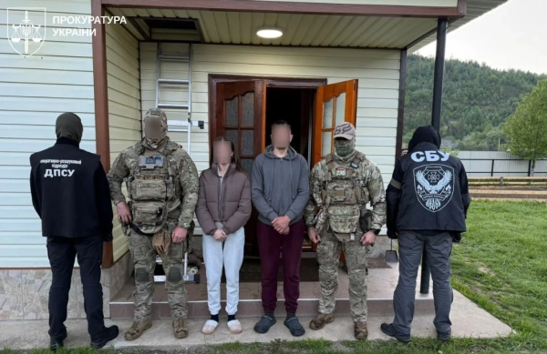 Незаконний виїзд: депутат і поліцейський заробили $700 тис. 14