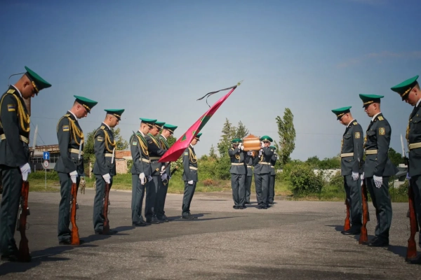 Мельник: прах лідера ОУН та дружини повернули в Україну 14 Мельник: прах лідера ОУН та дружини повернули в Україну 12