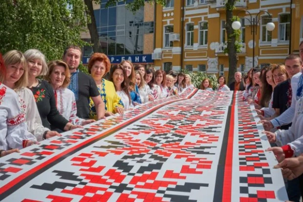 День вишиванки: історія, традиції та святкування в Україні 10 День вишиванки: історія, традиції та святкування в Україні 6