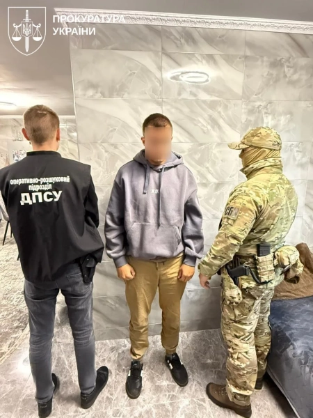 Незаконний виїзд: депутат і поліцейський заробили $700 тис. 15