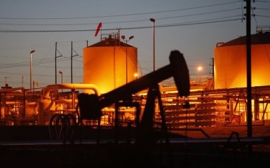 Іран скорочує видобуток нафти через морську блокаду США