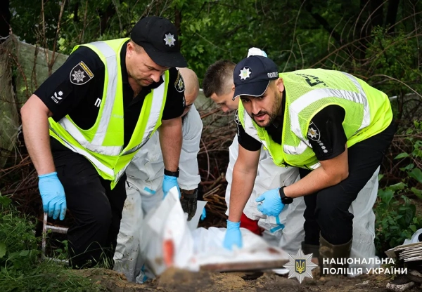 Запоріжжя: чоловіка затримали за вбивство та поховання у ямі 11 Запоріжжя: чоловіка затримали за вбивство та поховання у ямі 9