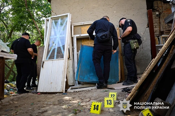 Запоріжжя: чоловіка затримали за вбивство та поховання у ямі 9 Запоріжжя: чоловіка затримали за вбивство та поховання у ямі 7